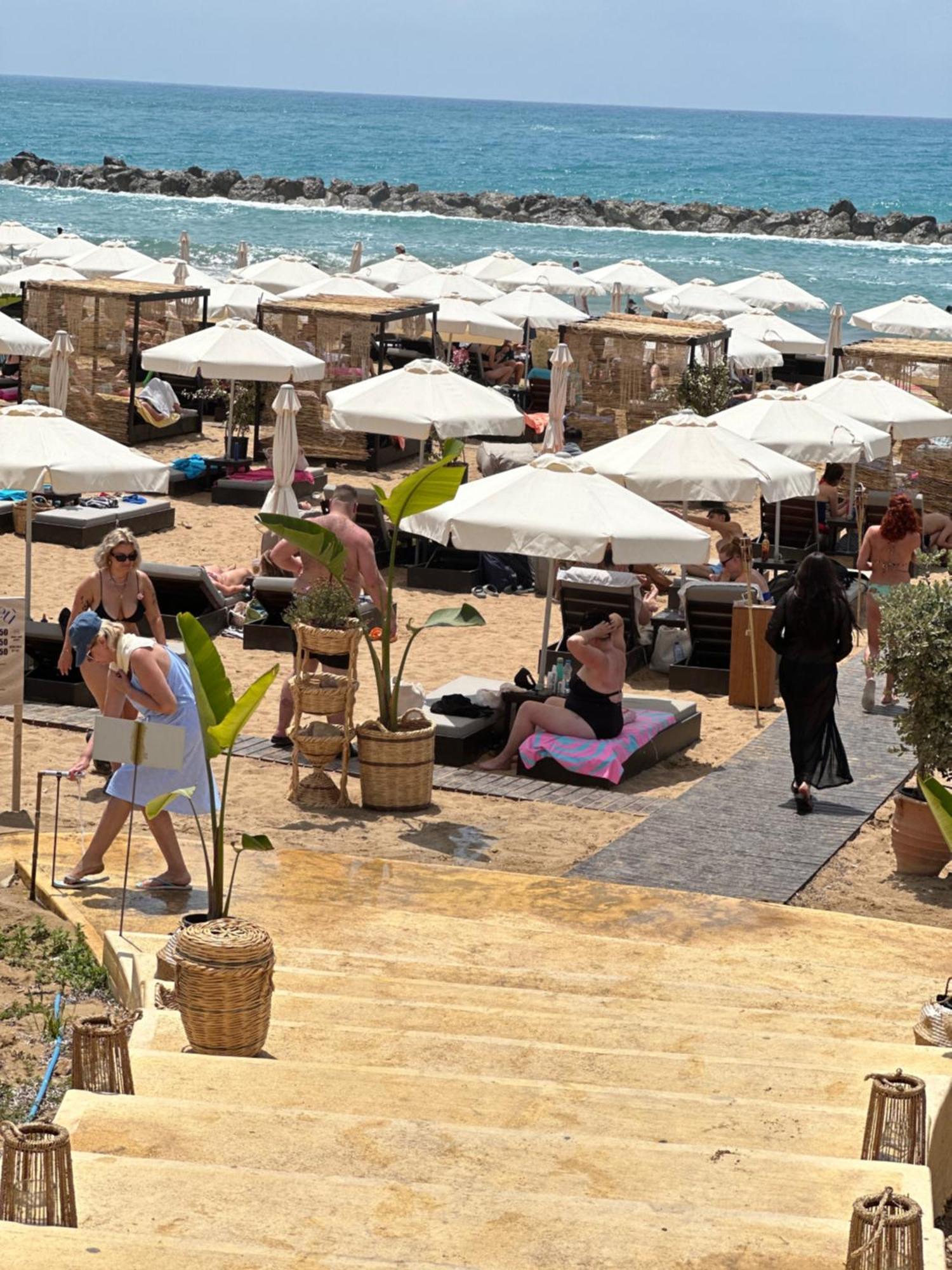 Beautiful Apartment Near The Sea And A Large Private Garden Paphos Ngoại thất bức ảnh