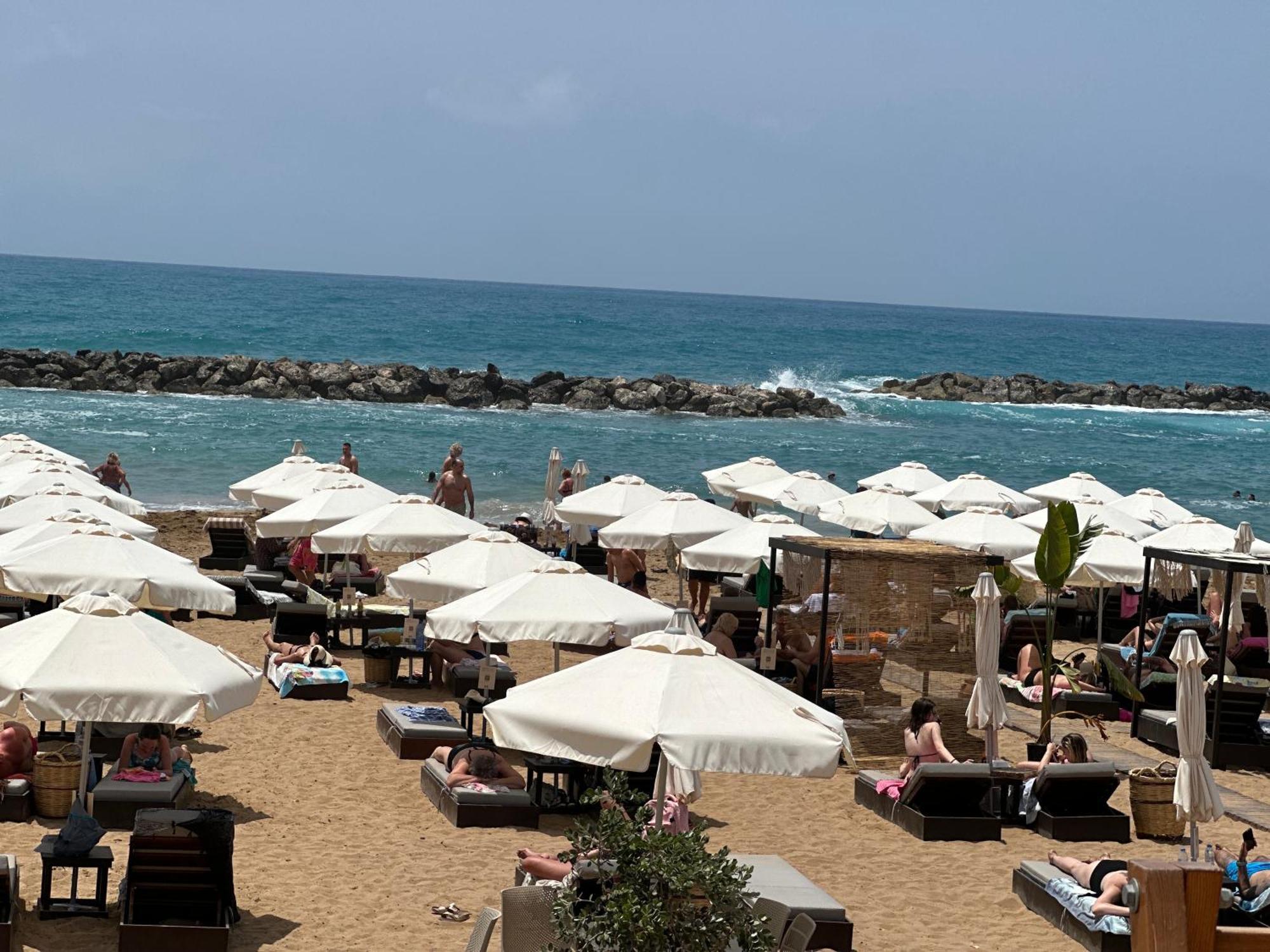 Beautiful Apartment Near The Sea And A Large Private Garden Paphos Ngoại thất bức ảnh